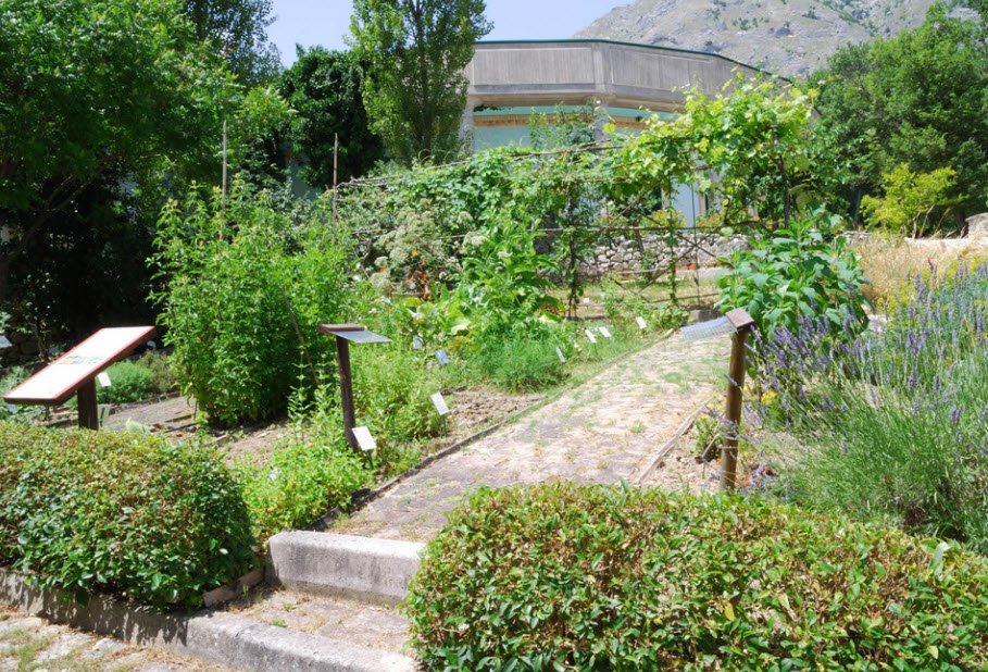 Giardino Botanico Michele Tenore, Lama dei Peligni, Italy, Italy